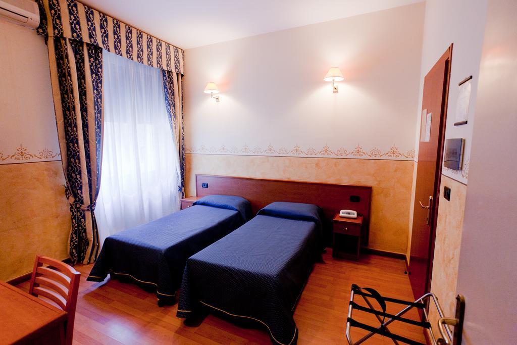 Hotel Lungomare Реджо ди Калабрия Екстериор снимка