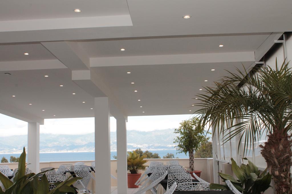 Hotel Lungomare Реджо ди Калабрия Екстериор снимка