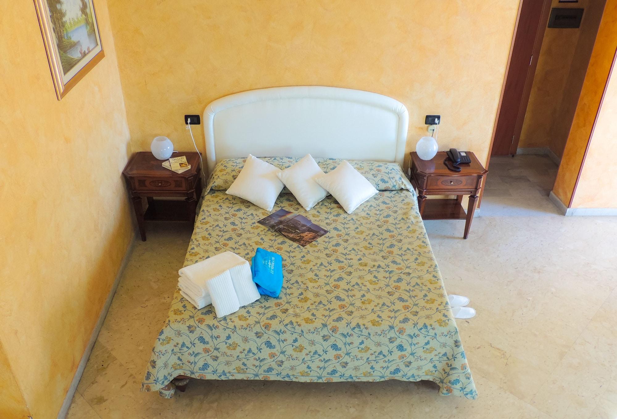 Hotel Lungomare Реджо ди Калабрия Екстериор снимка