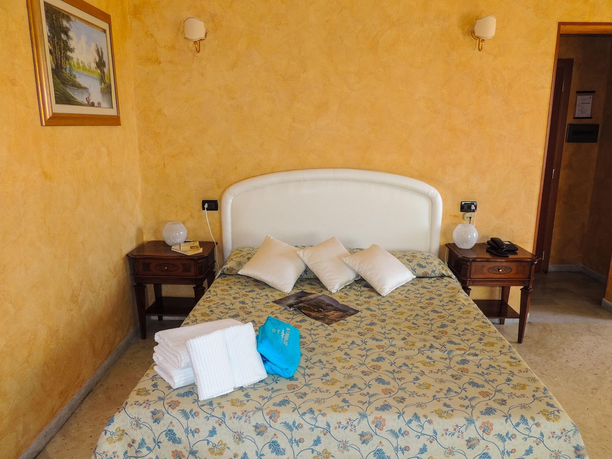Hotel Lungomare Реджо ди Калабрия Екстериор снимка