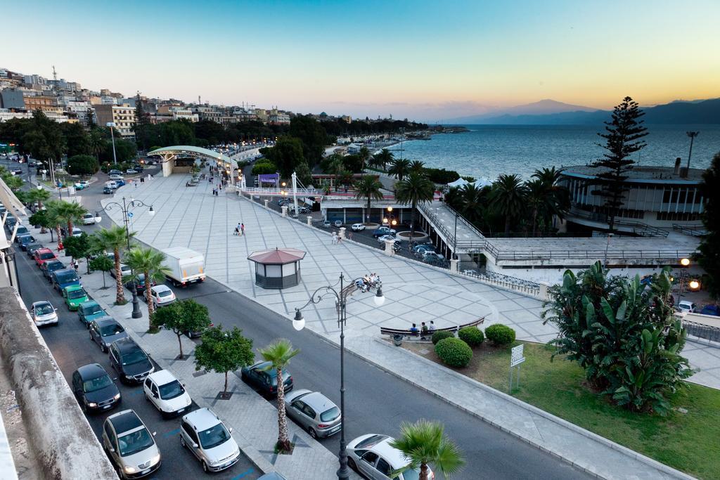 Hotel Lungomare Реджо ди Калабрия Екстериор снимка