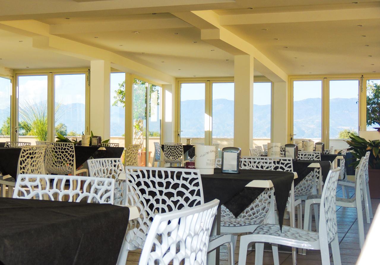 Hotel Lungomare Реджо ди Калабрия Екстериор снимка