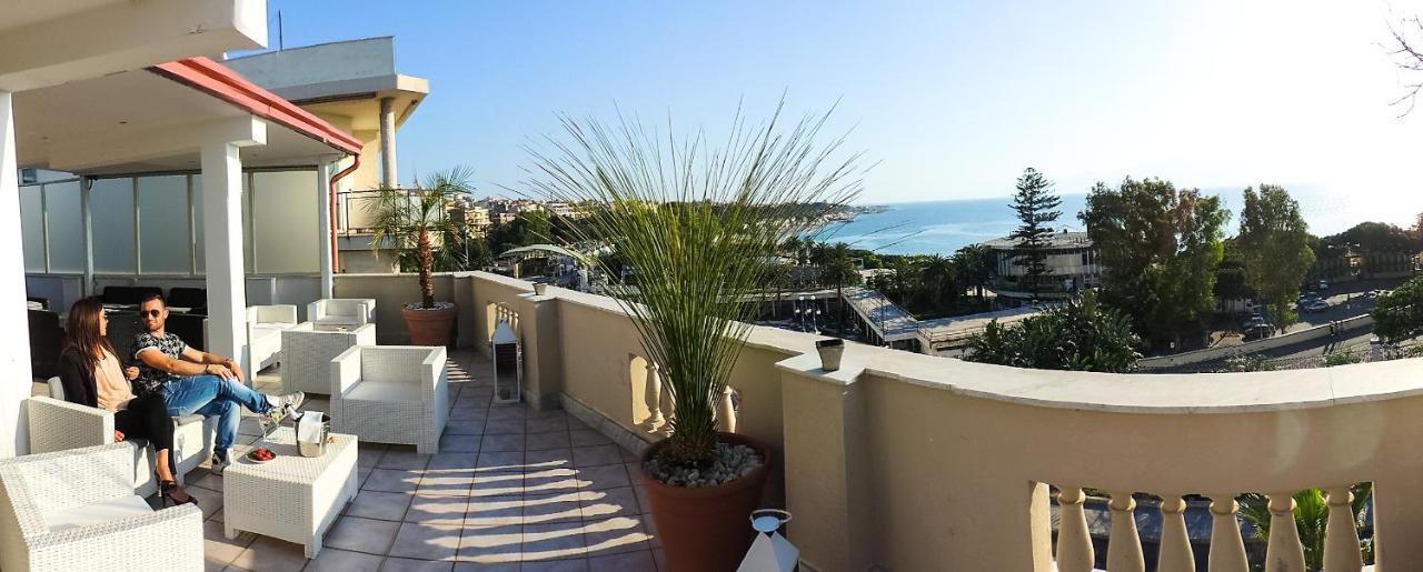 Hotel Lungomare Реджо ди Калабрия Екстериор снимка