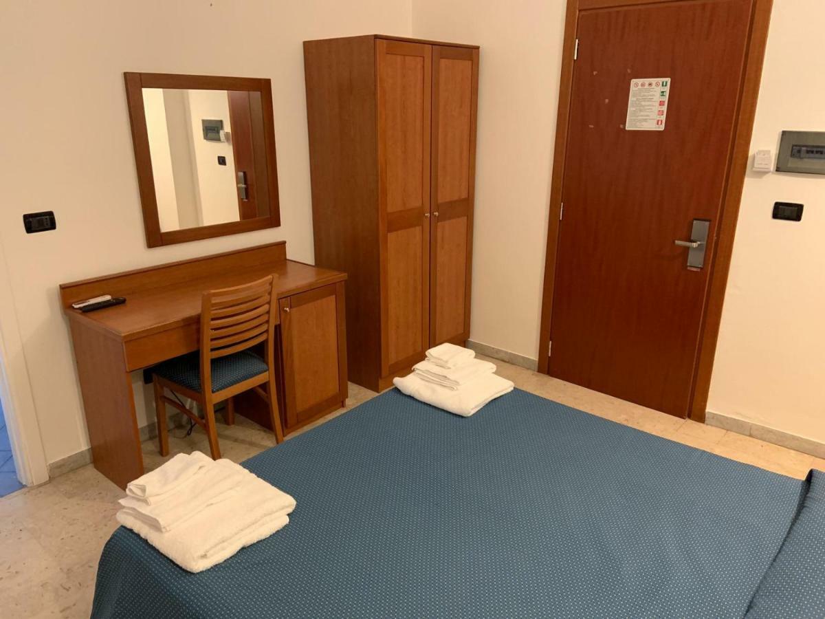 Hotel Lungomare Реджо ди Калабрия Екстериор снимка