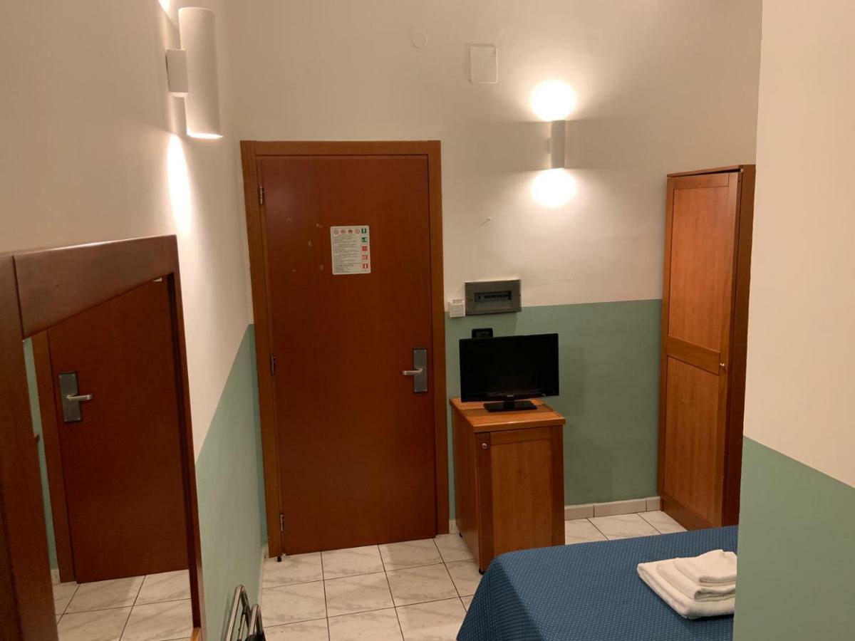 Hotel Lungomare Реджо ди Калабрия Екстериор снимка