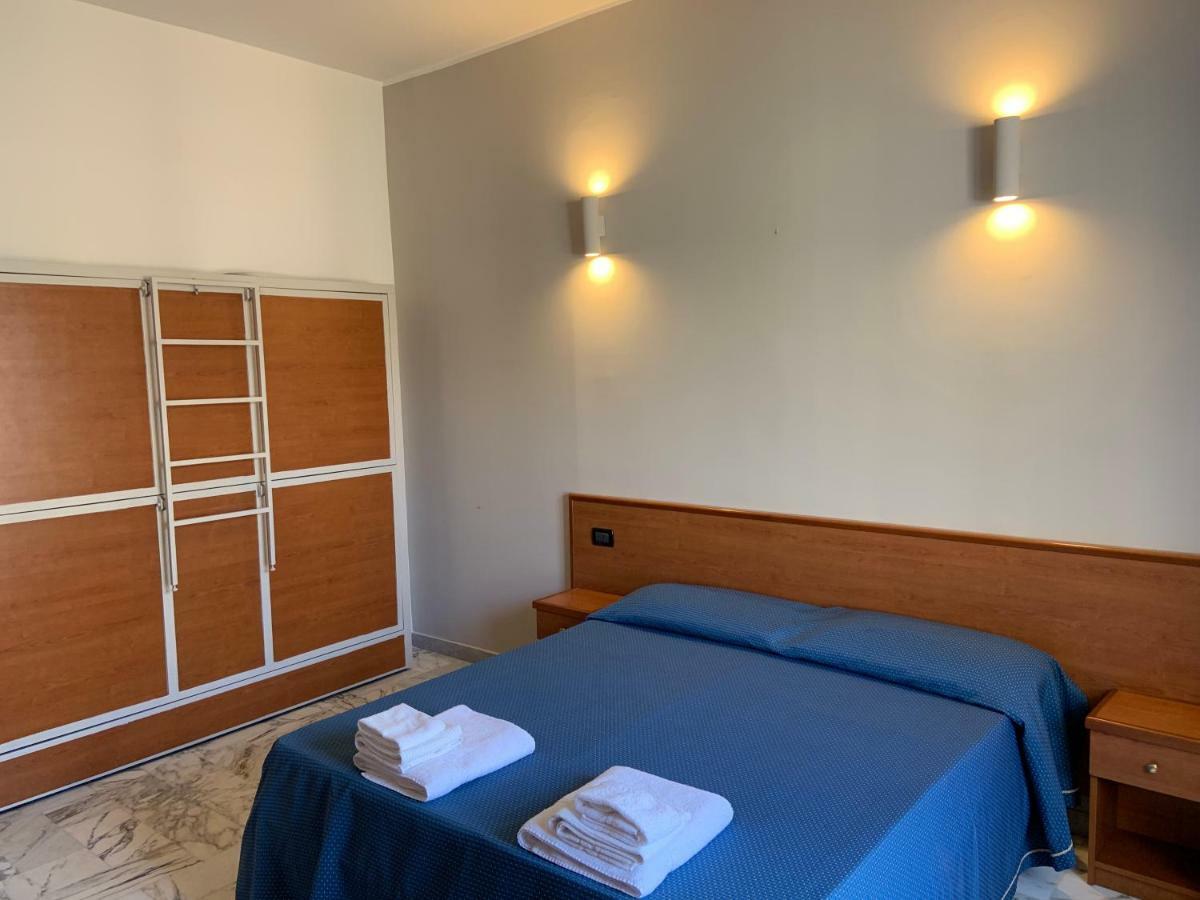 Hotel Lungomare Реджо ди Калабрия Екстериор снимка
