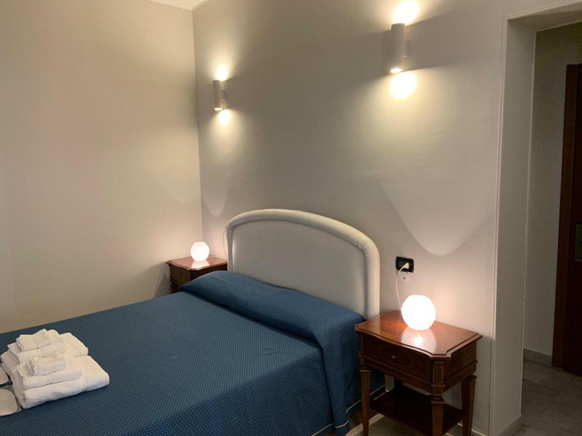 Hotel Lungomare Реджо ди Калабрия Екстериор снимка