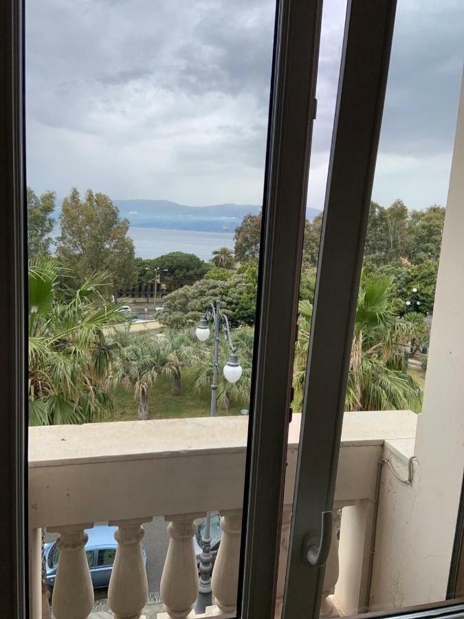 Hotel Lungomare Реджо ди Калабрия Екстериор снимка