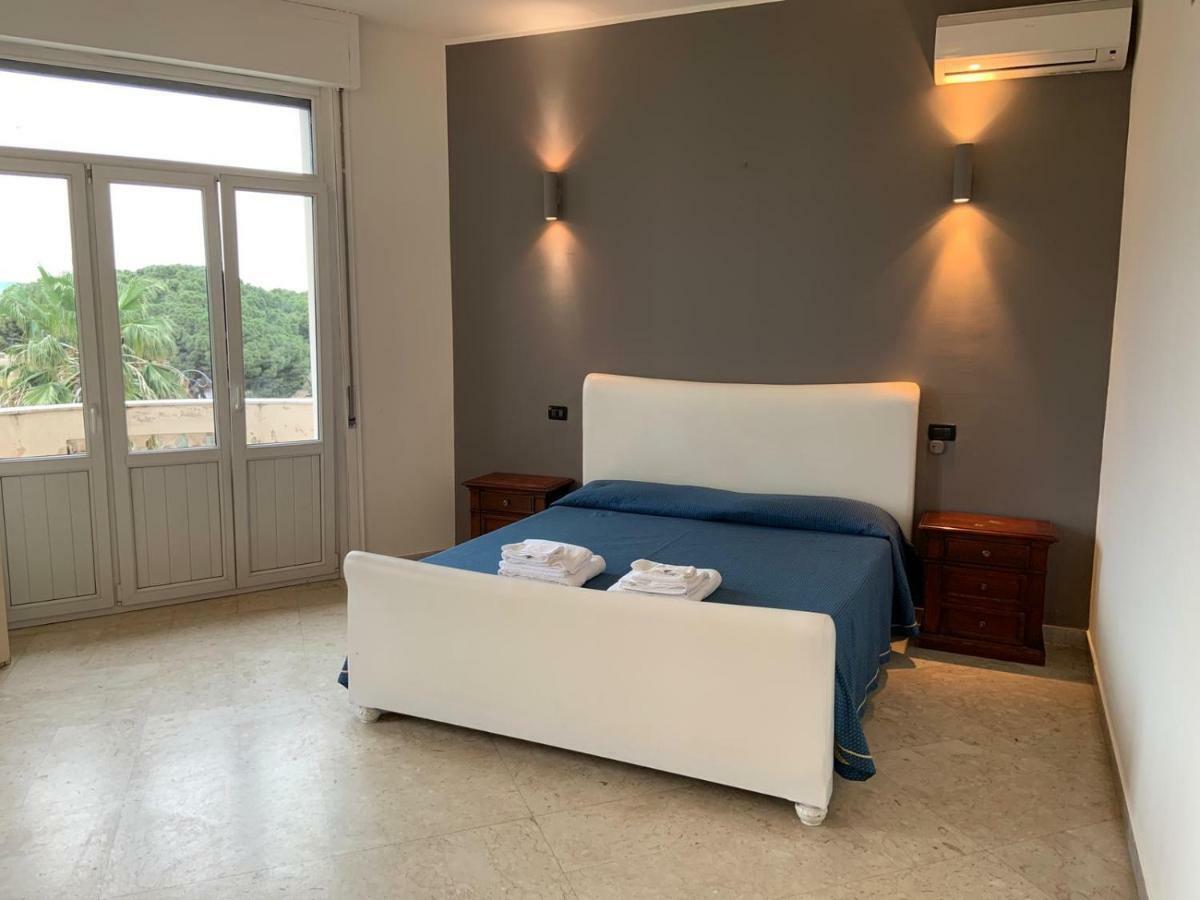Hotel Lungomare Реджо ди Калабрия Екстериор снимка