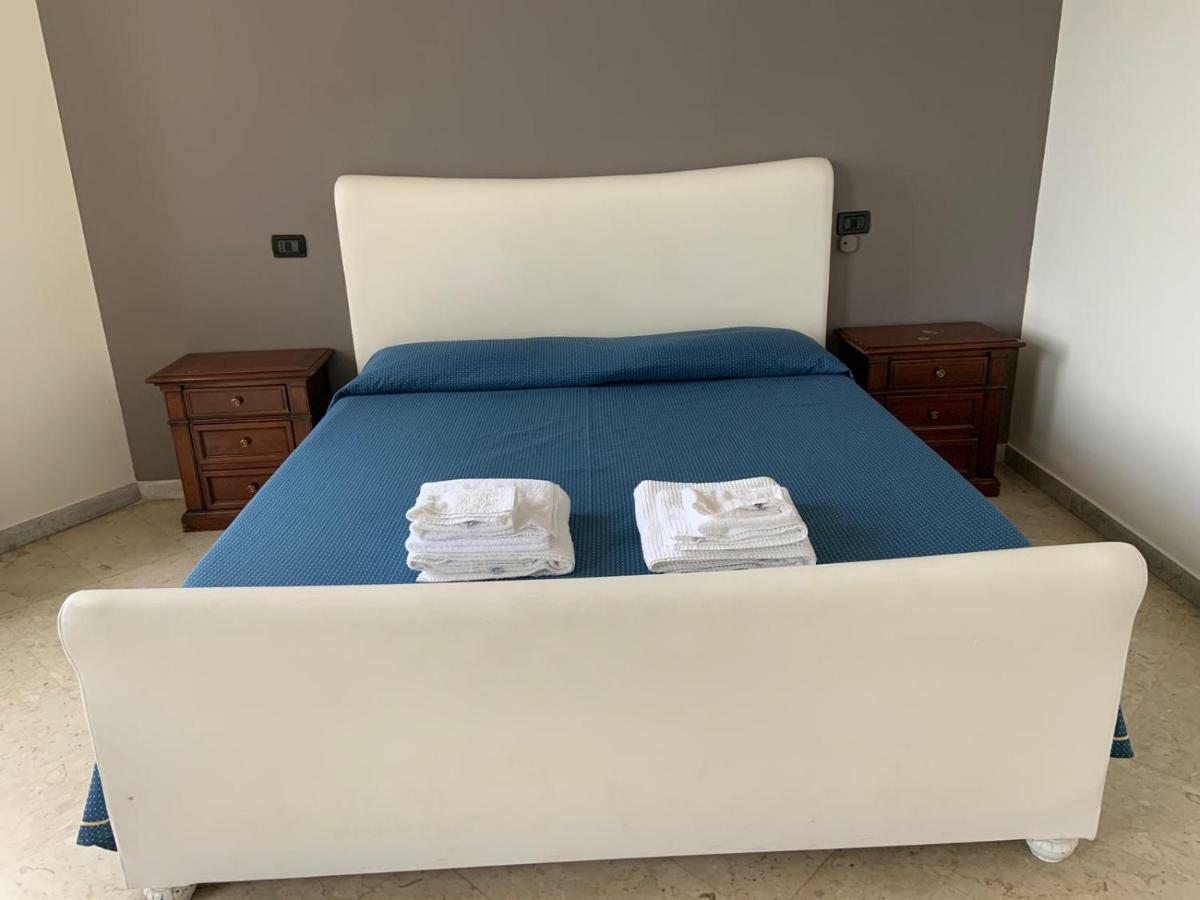 Hotel Lungomare Реджо ди Калабрия Екстериор снимка