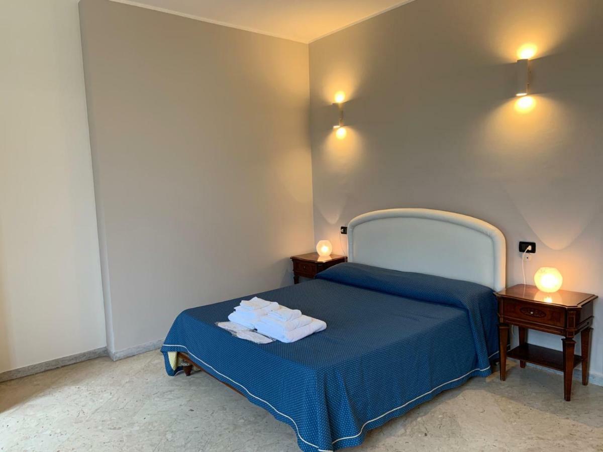 Hotel Lungomare Реджо ди Калабрия Екстериор снимка