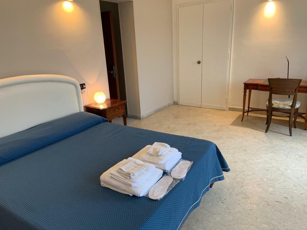 Hotel Lungomare Реджо ди Калабрия Екстериор снимка