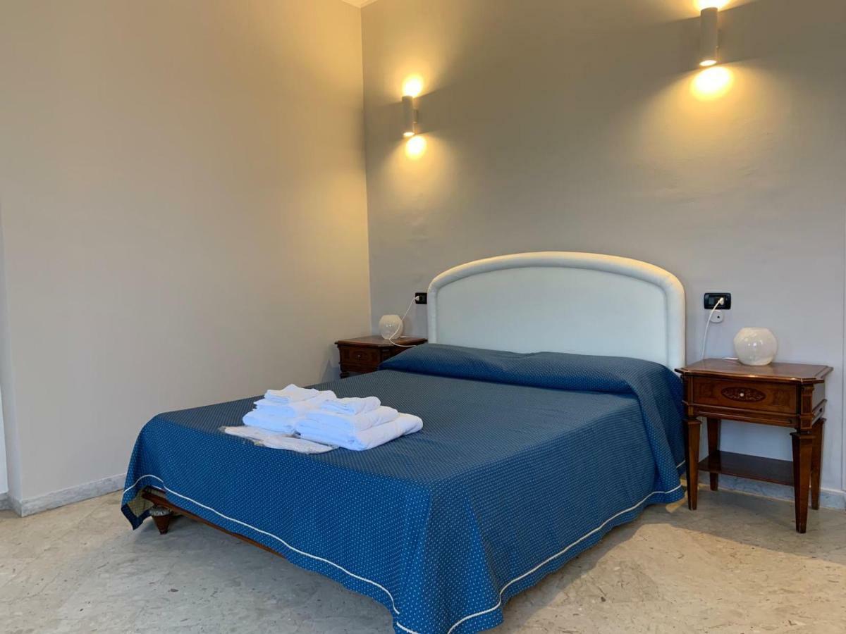 Hotel Lungomare Реджо ди Калабрия Екстериор снимка
