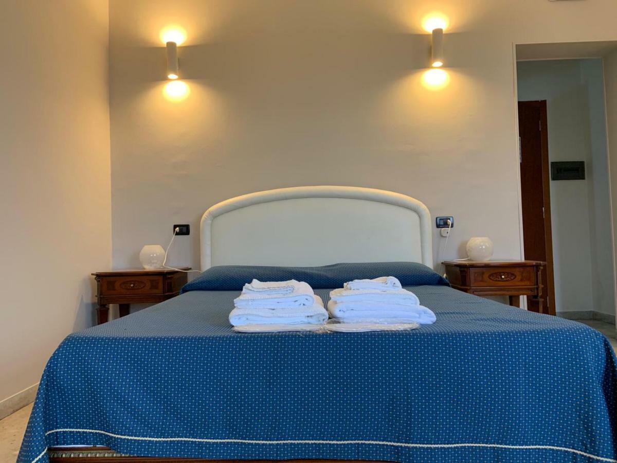 Hotel Lungomare Реджо ди Калабрия Екстериор снимка