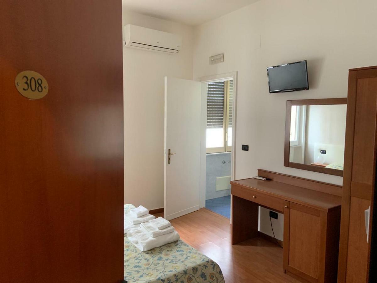 Hotel Lungomare Реджо ди Калабрия Екстериор снимка